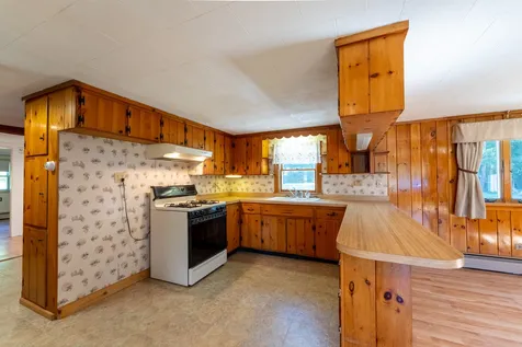 79 Middle Road Tuftonboro NH 03816