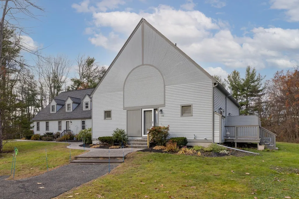 108 Glengarry Drive Stratham NH 03885
