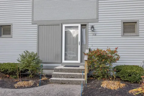 108 Glengarry Drive Stratham NH 03885