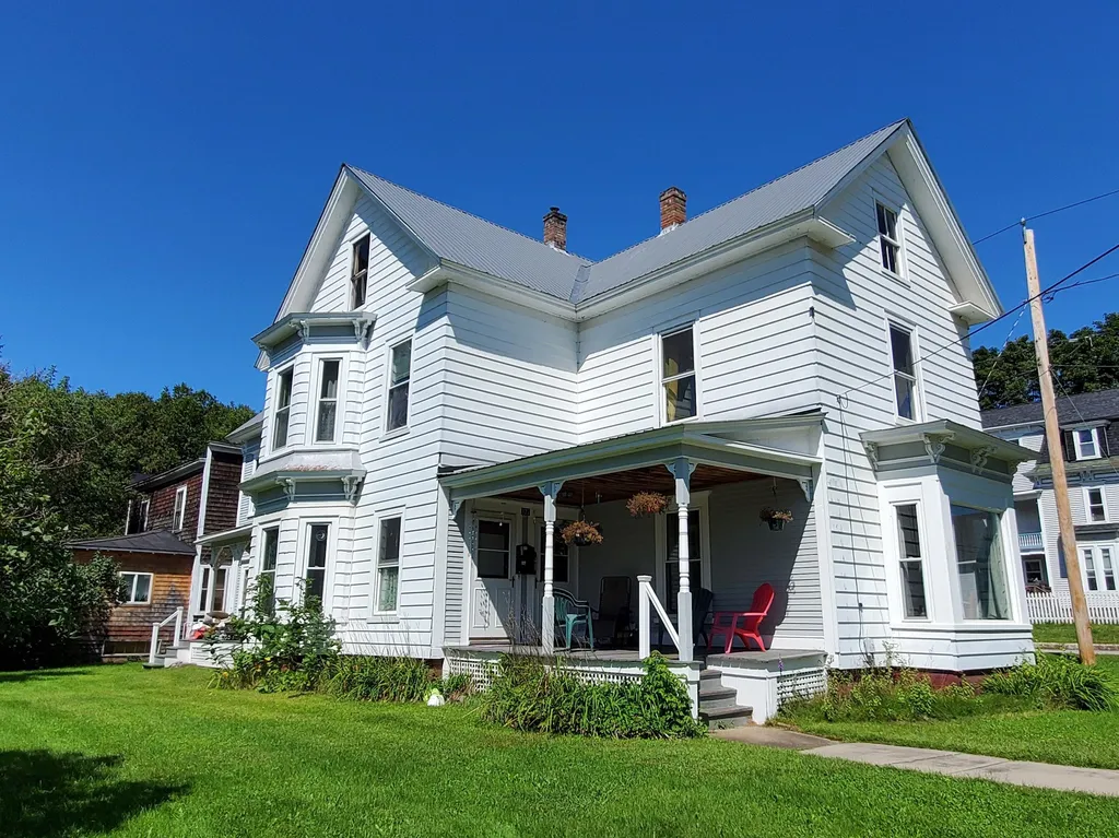 327 Cliff Street St. Johnsbury VT 05819