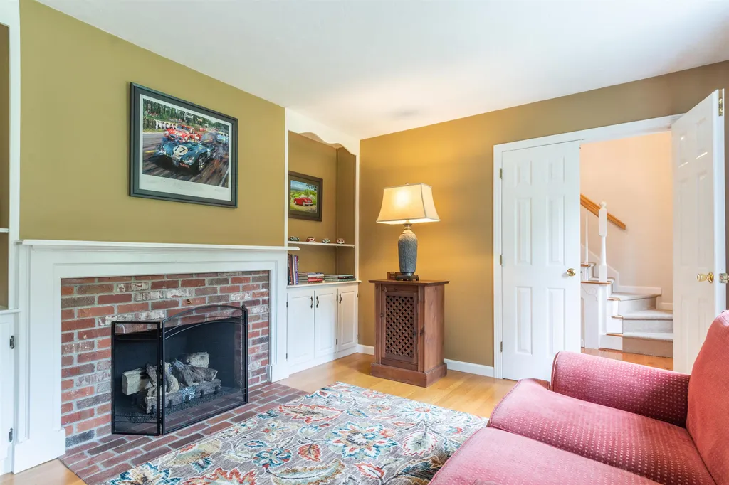 23 Patch Road Hollis NH 03049