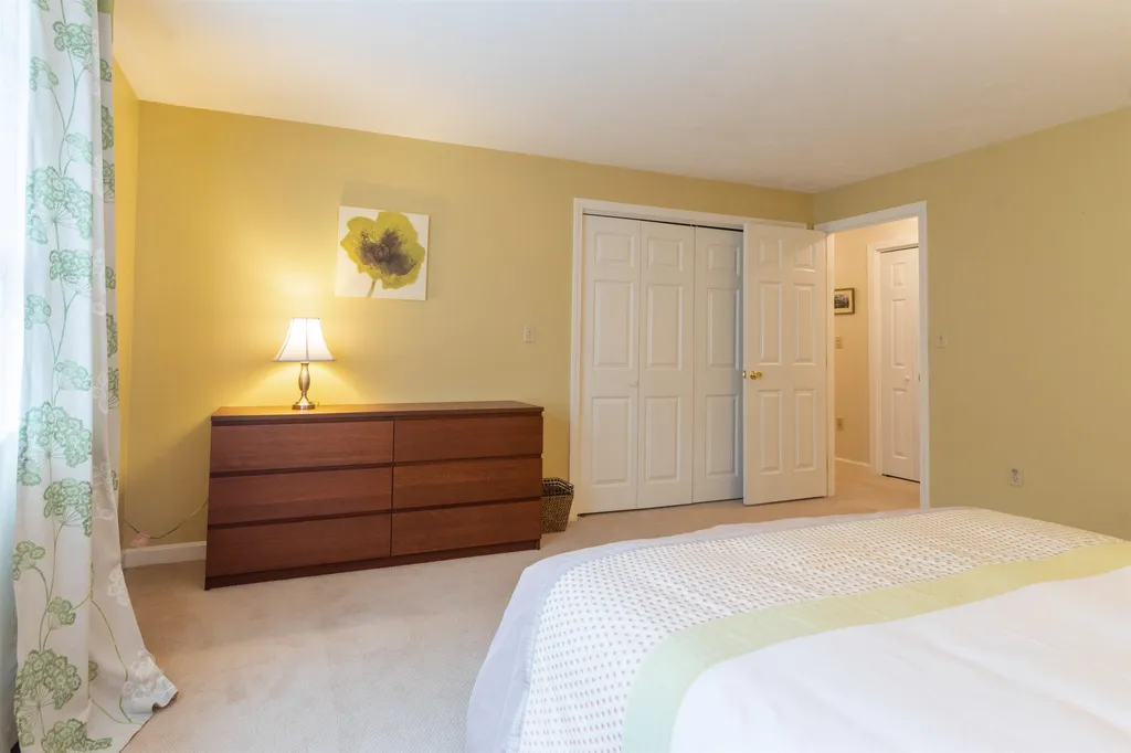 23 Patch Road Hollis NH 03049