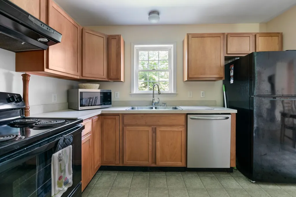 17 Redwater Road Croydon NH 03773