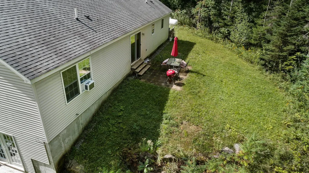17 Redwater Road Croydon NH 03773