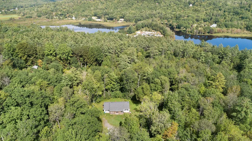 17 Redwater Road Croydon NH 03773