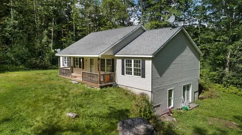 17 Redwater Road Croydon NH 03773
