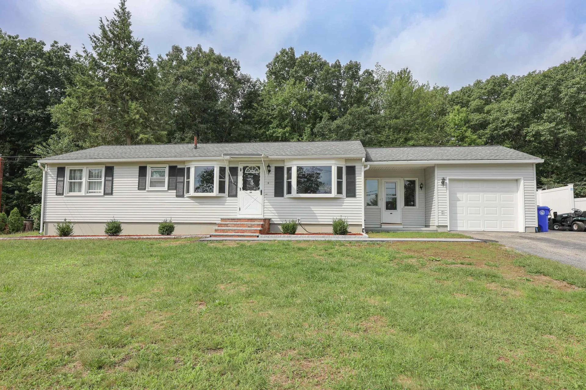 103 Greenwood Court Manchester NH 03109