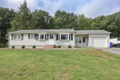 103 Greenwood Court Manchester NH 03109