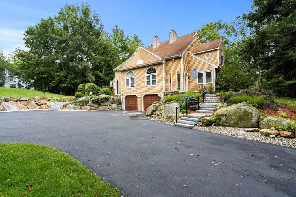 21 Ryan Road Goffstown NH 03045