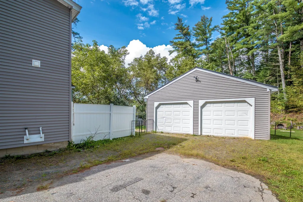 64 Pine Street Whitefield NH 03598