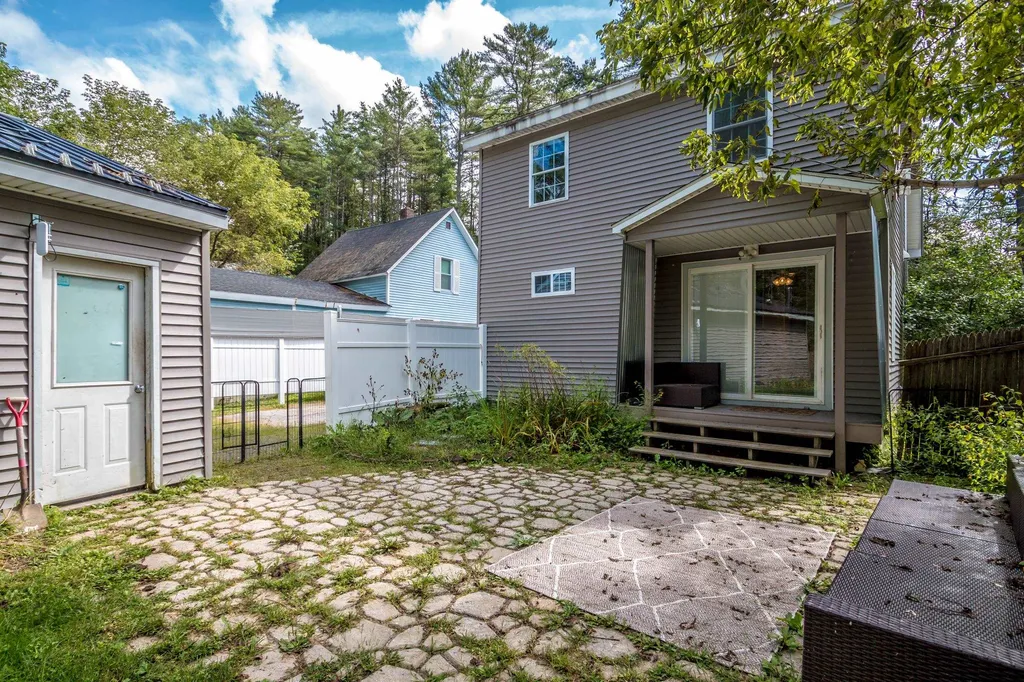 64 Pine Street Whitefield NH 03598
