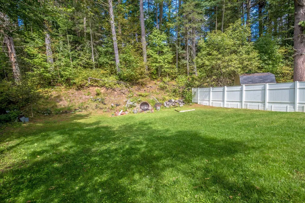 64 Pine Street Whitefield NH 03598
