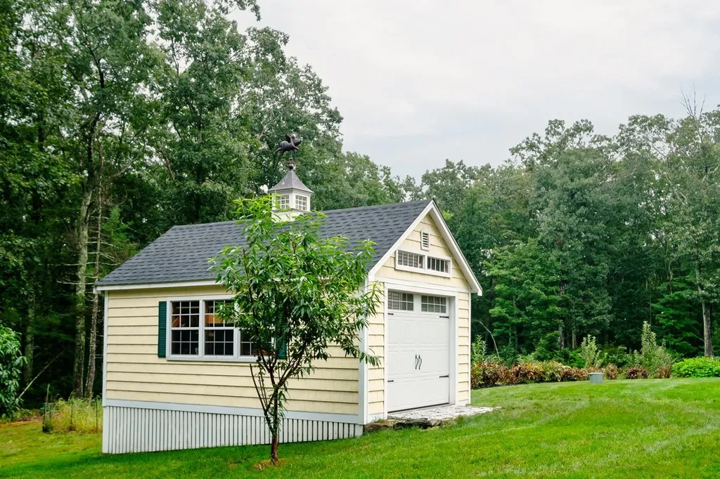 34 Snell Road Lee NH 03861