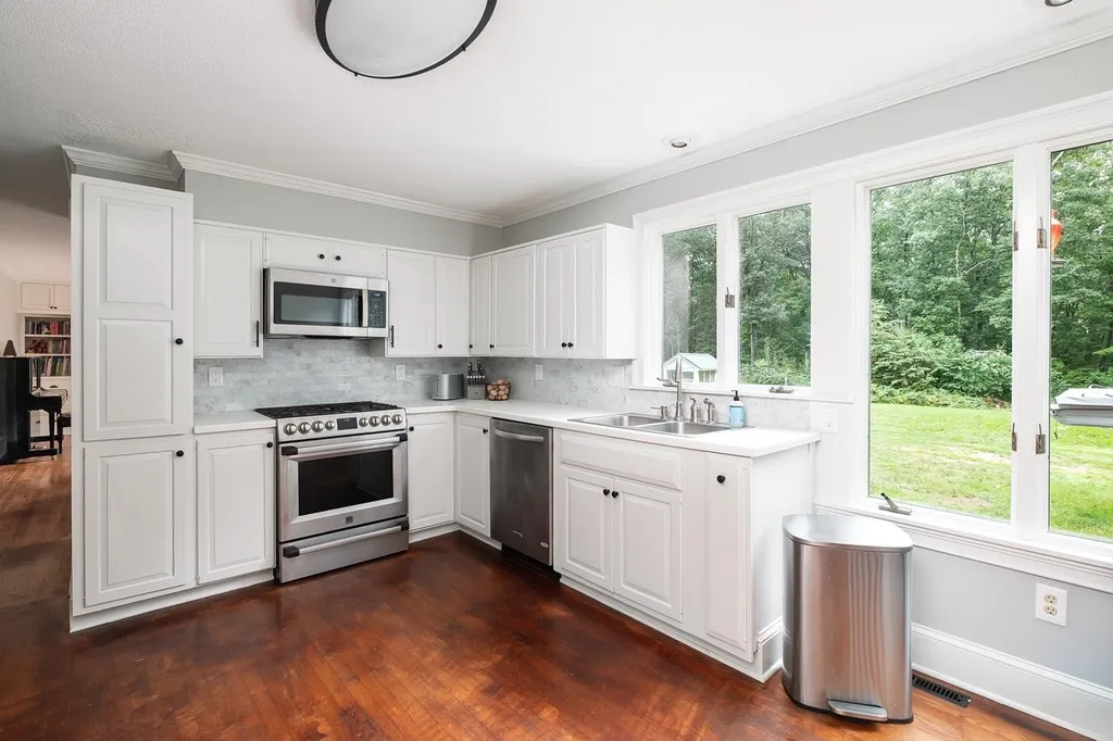 34 Snell Road Lee NH 03861