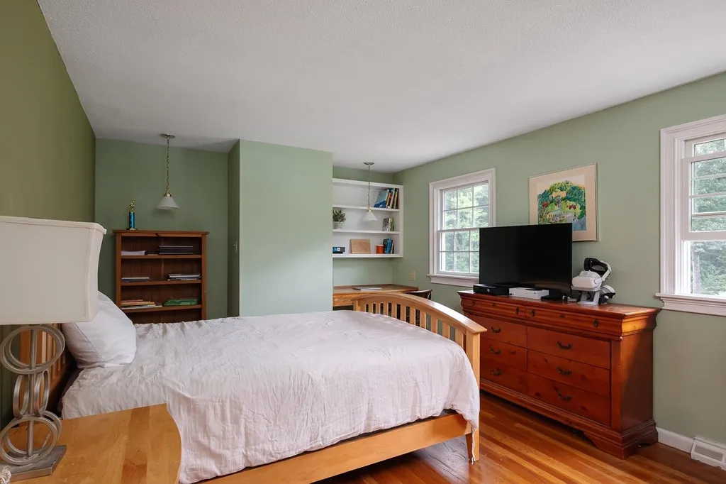 34 Snell Road Lee NH 03861