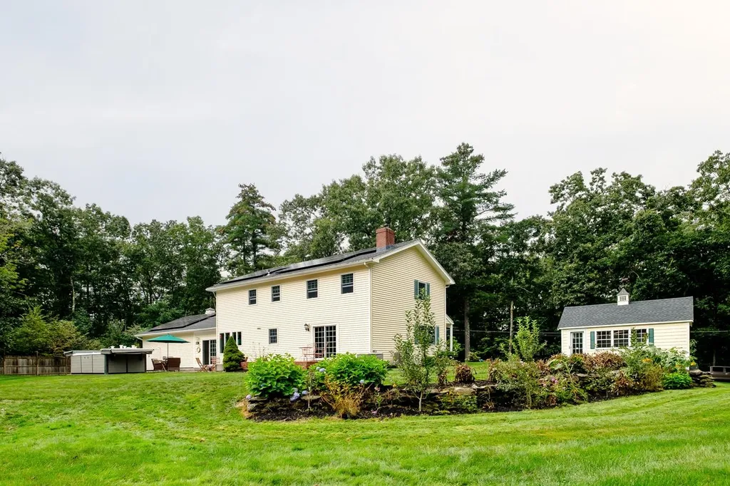 34 Snell Road Lee NH 03861