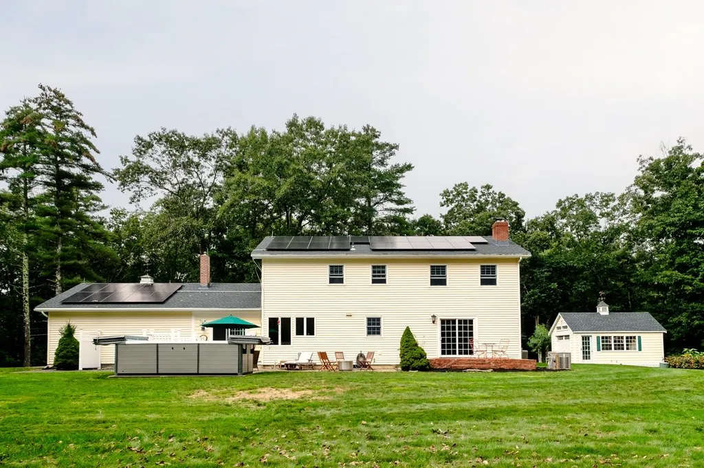 34 Snell Road Lee NH 03861