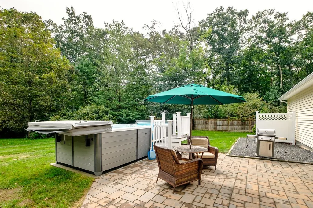 34 Snell Road Lee NH 03861