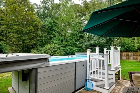 34 Snell Road Lee NH 03861