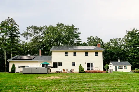 34 Snell Road Lee NH 03861