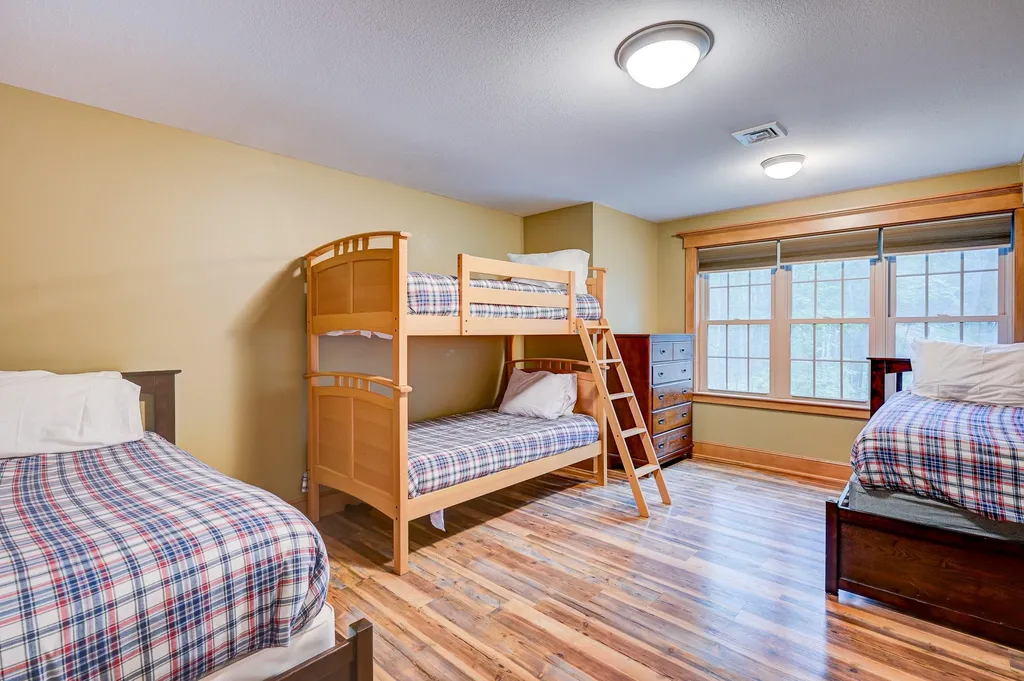 18 Ridge Circle Conway NH 03860