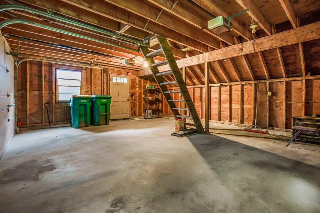 11 Woodland Drive Kingston NH 03848-3051