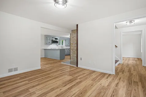11 Woodland Drive Kingston NH 03848-3051
