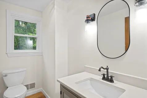 11 Woodland Drive Kingston NH 03848-3051