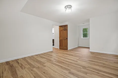11 Woodland Drive Kingston NH 03848-3051