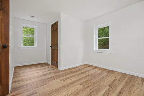 11 Woodland Drive Kingston NH 03848-3051