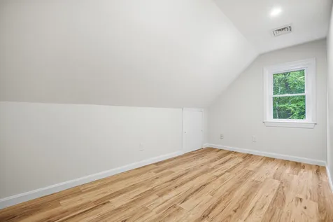 11 Woodland Drive Kingston NH 03848-3051