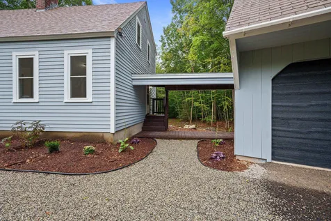 11 Woodland Drive Kingston NH 03848-3051
