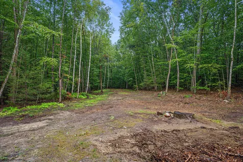 11 Woodland Drive Kingston NH 03848-3051