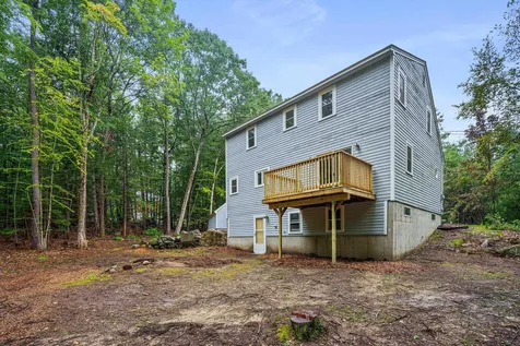 11 Woodland Drive Kingston NH 03848-3051