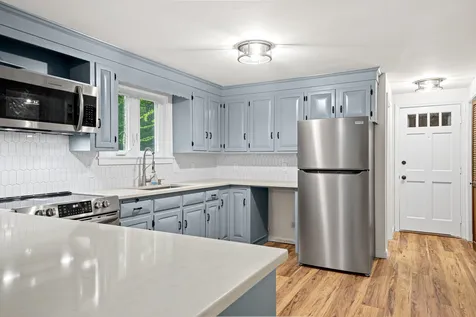 11 Woodland Drive Kingston NH 03848-3051