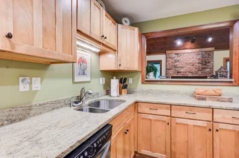 140 Stonehurst Manor Road Conway NH 03860