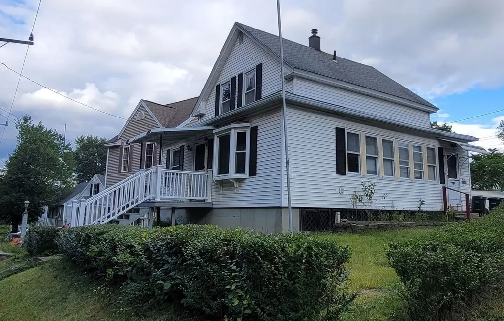 445 Calef Road Manchester NH 03103
