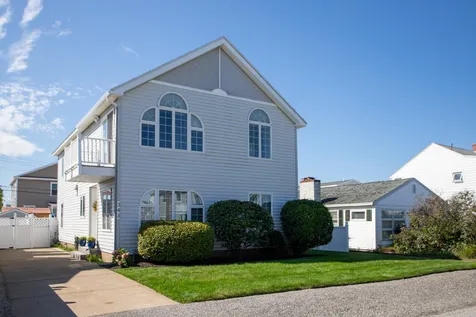 343 Woodstock Street Seabrook NH 03874