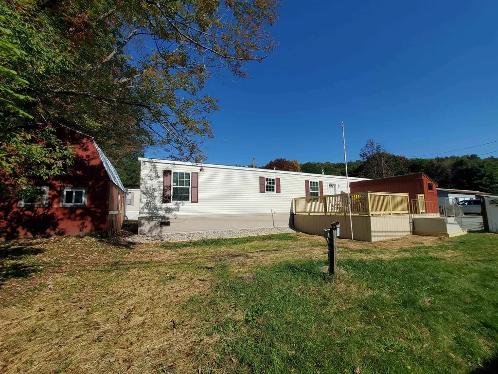 3 Daniel Drive Enfield NH 03748