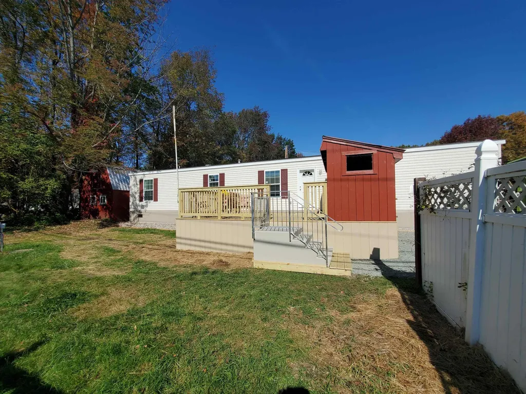 3 Daniel Drive Enfield NH 03748