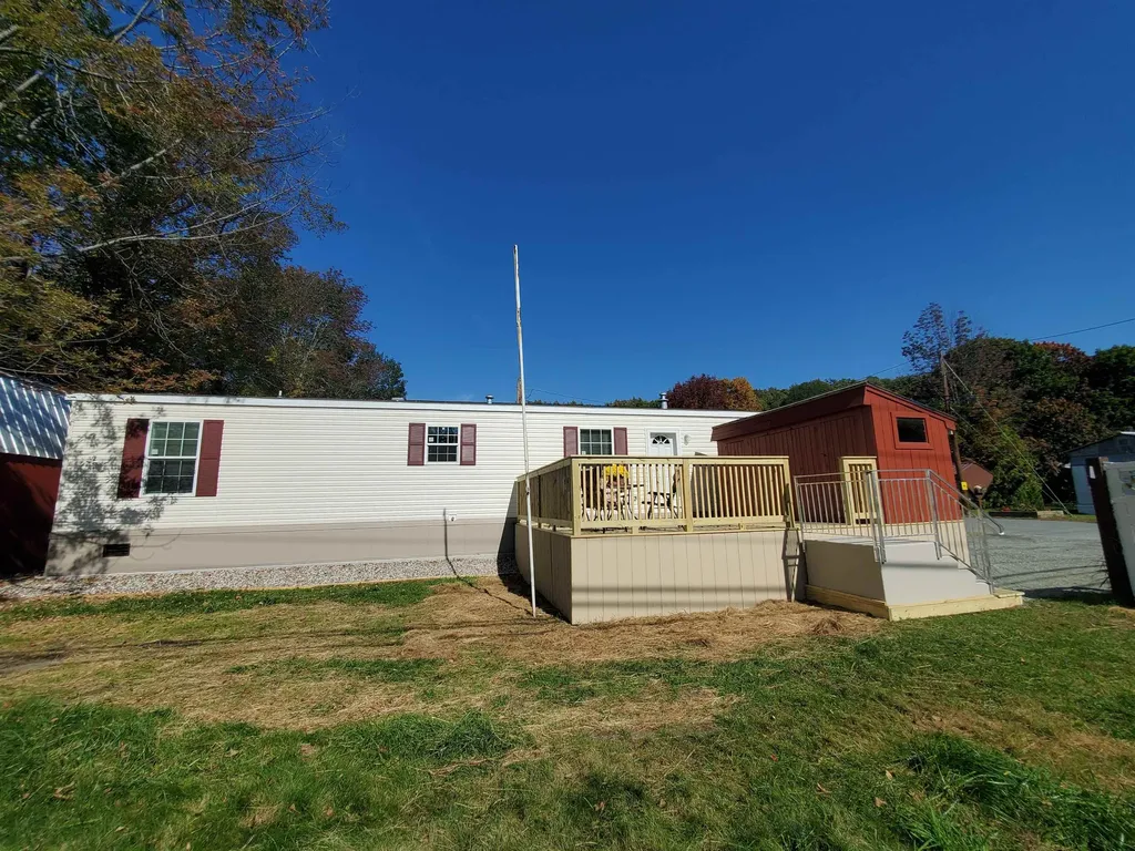 3 Daniel Drive Enfield NH 03748