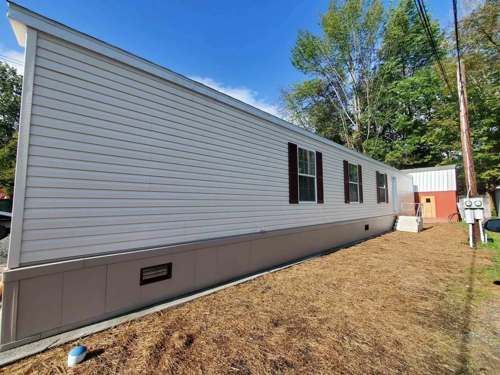 3 Daniel Drive Enfield NH 03748