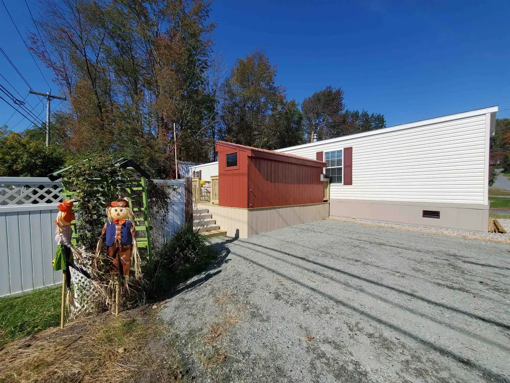3 Daniel Drive Enfield NH 03748