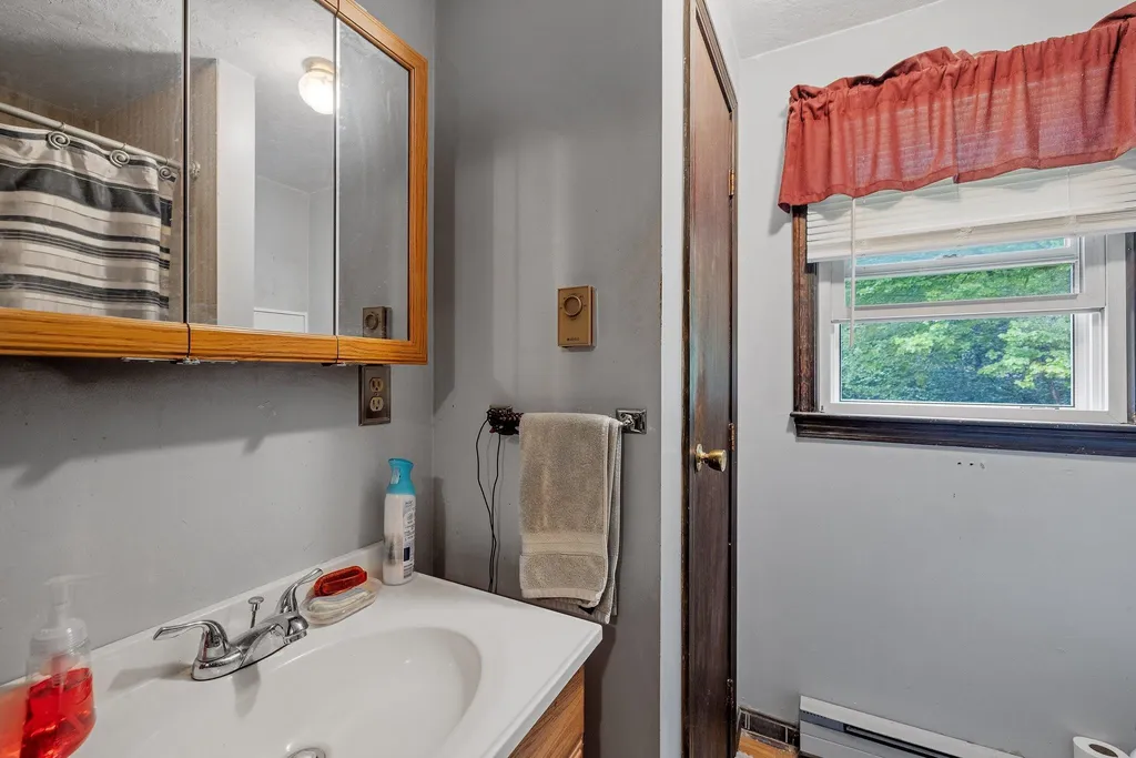 56 Mark Road Franklin NH 03235