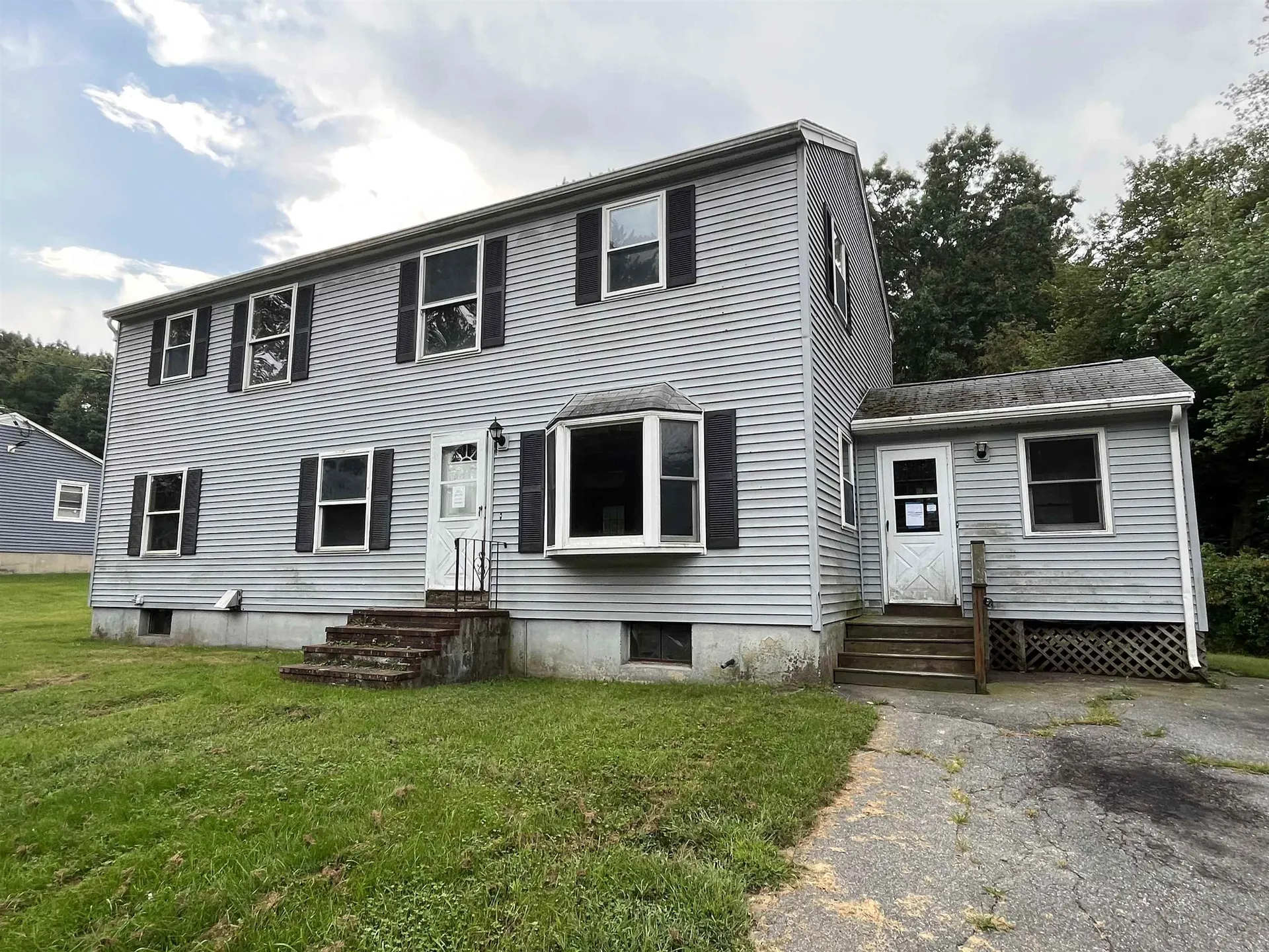 26 Budron Avenue Salem NH 03079