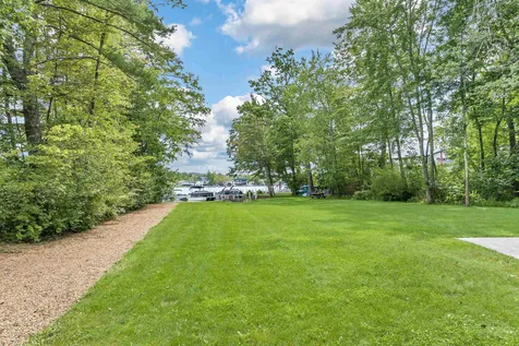 997 Laconia Road Tilton NH 03276