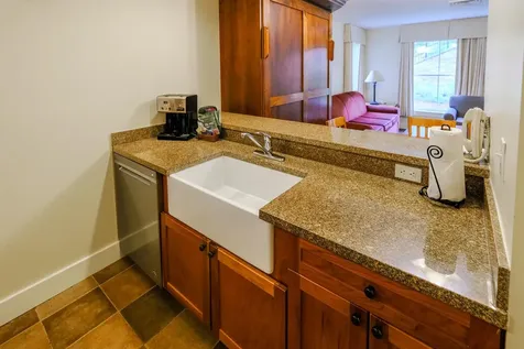 517/519 Qi Jackson Gore Adams House Ludlow VT 05149