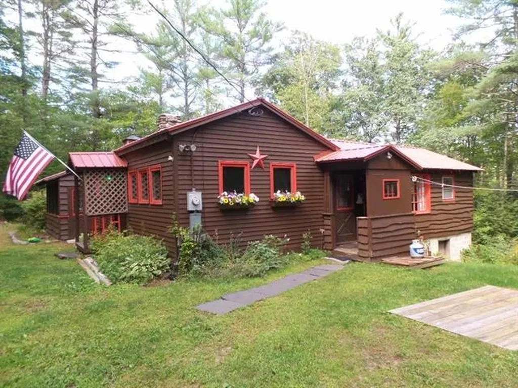 751 Stage Road Sanbornton NH 03269