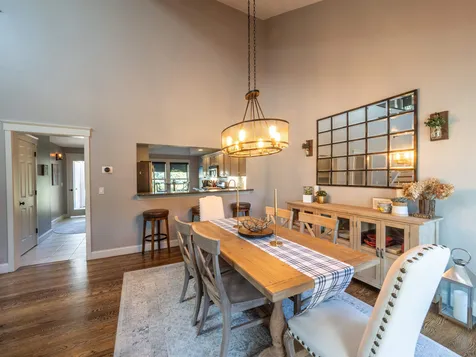 580 Murphy's Road Hartford VT 05059