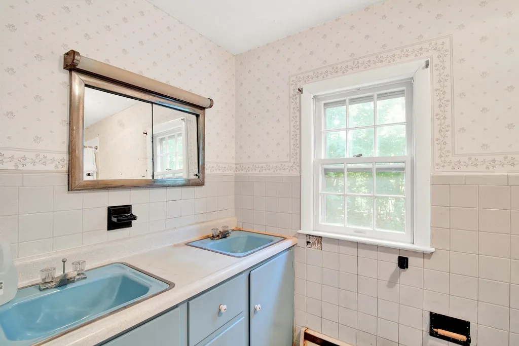 27 Ridgeview Terrace Hampton NH 03842